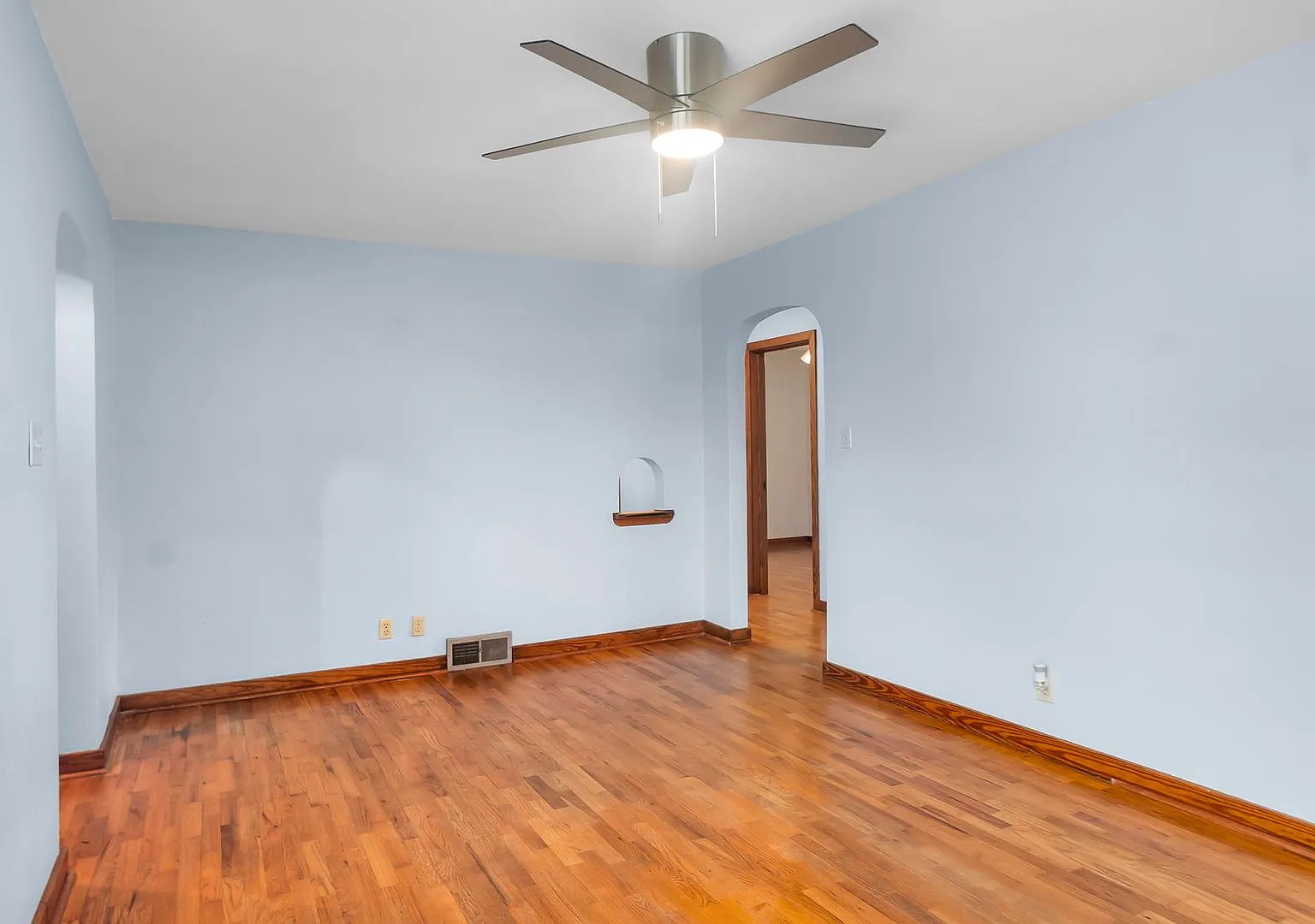 Charming & Cozy 2-Bedroom Home in Cape Girardeau — Photo 3