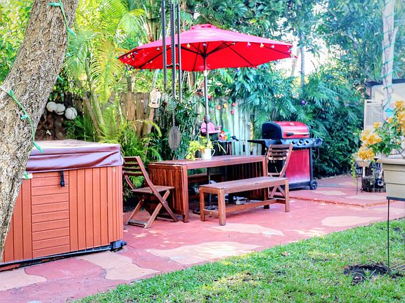 5th image of 1335 Biarritz Dr #01