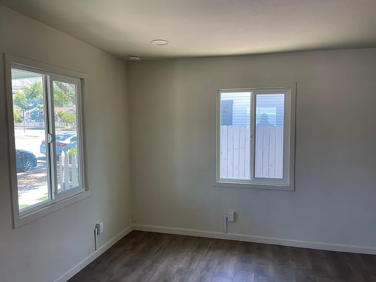 344 Sespe Ave — Photo 3