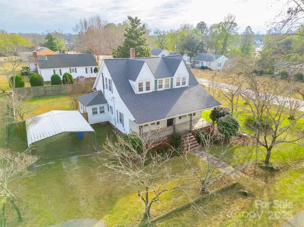 315 W Blakeney St, Pageland, SC 29728