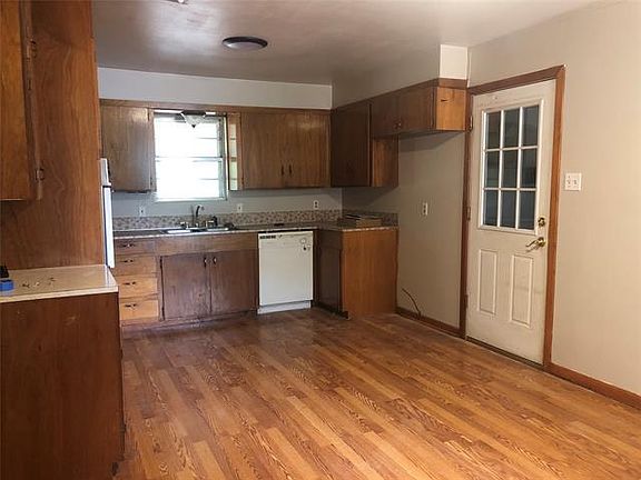 4th image of 2534 Sylvan Dr