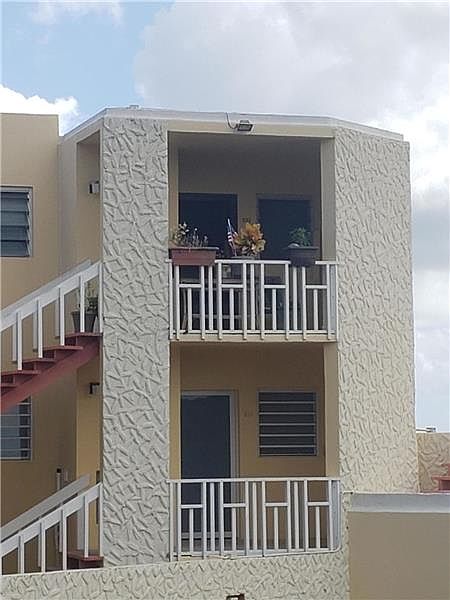 1st image of 333 Saint C St