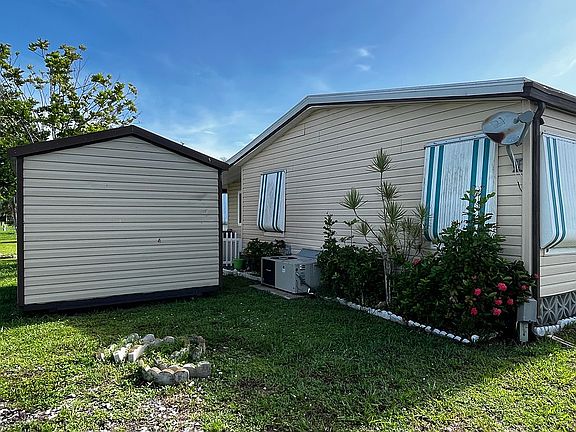 5th image of 9066 Flamingo Cir