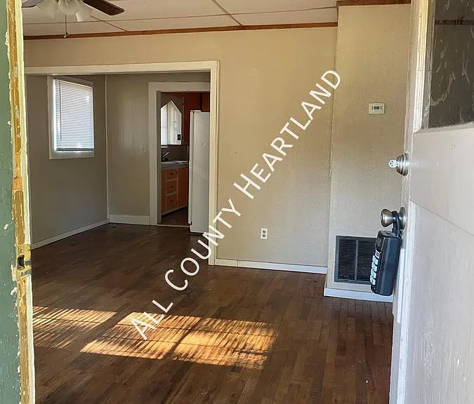 219 W Kenworthy St — Photo 2
