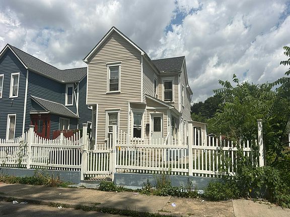 2nd image of 134 S Sperling Ave