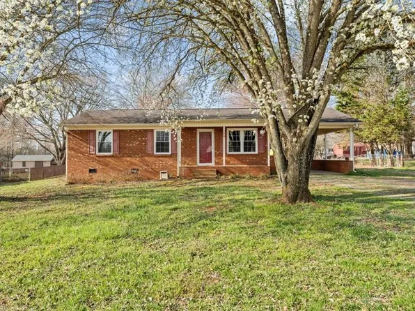 176 Terrace Ln, Lexington, NC 27292