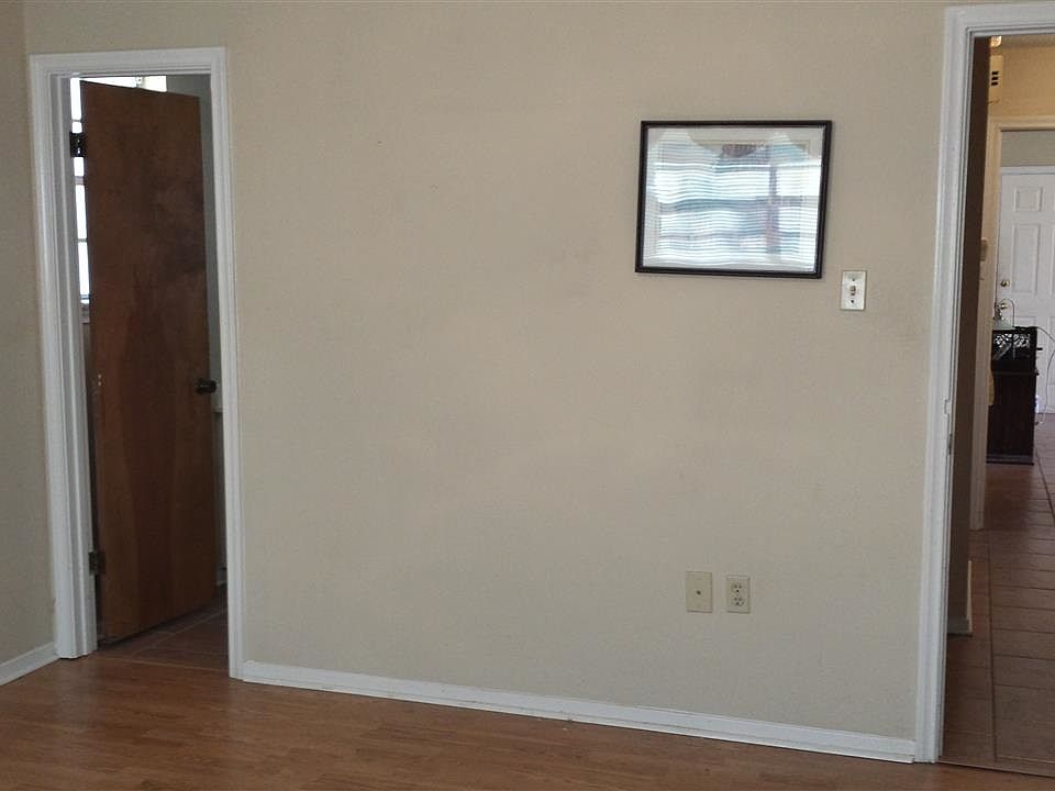 1st image of 5065 McCormick Ave