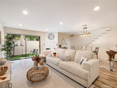 7247 Balboa Blvd APT C, Lake Balboa, CA, 91406