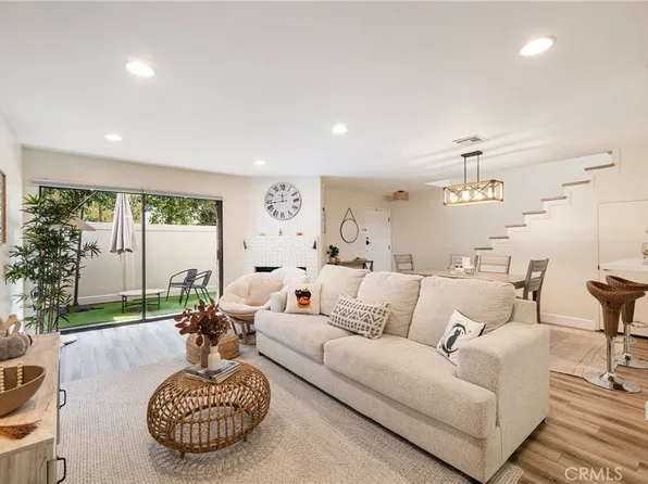 7247 Balboa Blvd APT C, Lake Balboa, CA 91406