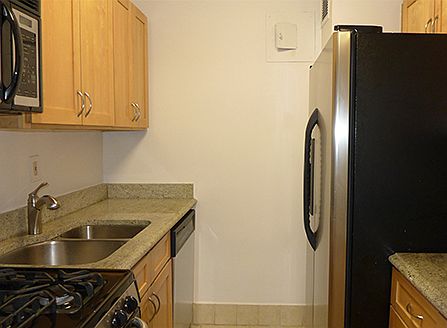 4th image of 301 E 47th St APT 12G