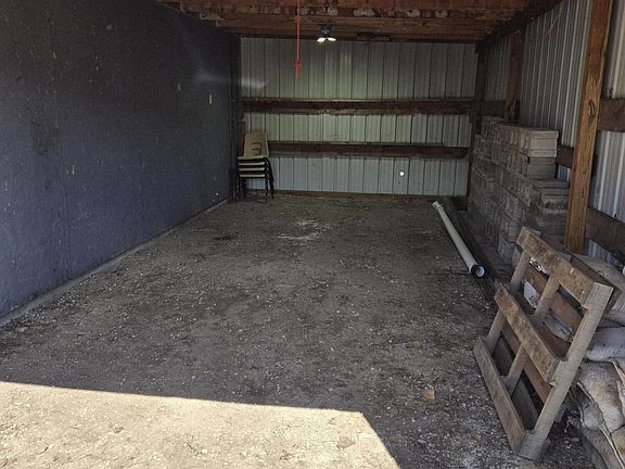 3rd image of 124 Prairieview Dr