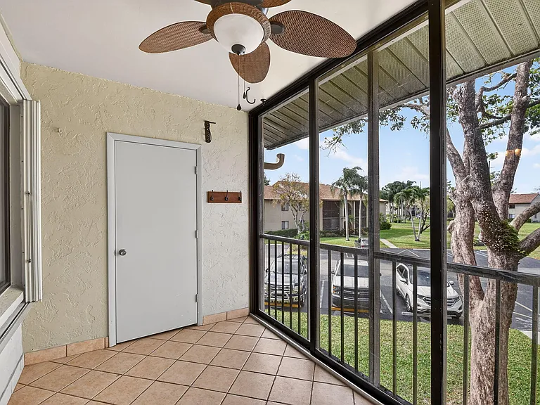 511 Shady Pine Way #D2 — Photo 6
