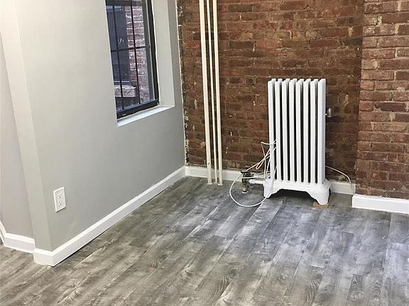 4th image of 422 Saint Nicholas Ave APT 4s