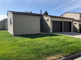1130 Indian Hills Dr, Gillette, WY 82716