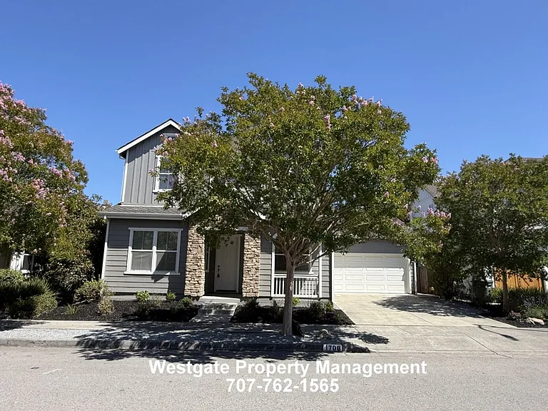 1708 Southridge Dr — Photo 2