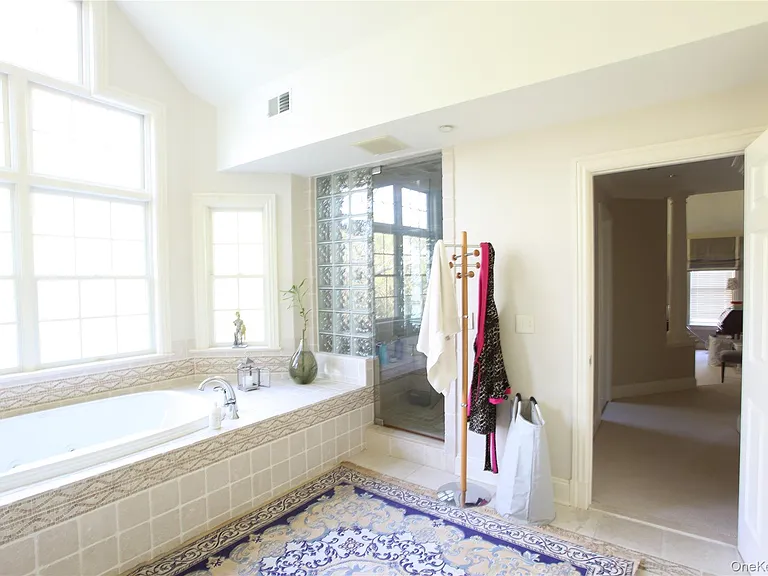1 Augusta Ct — Photo 20