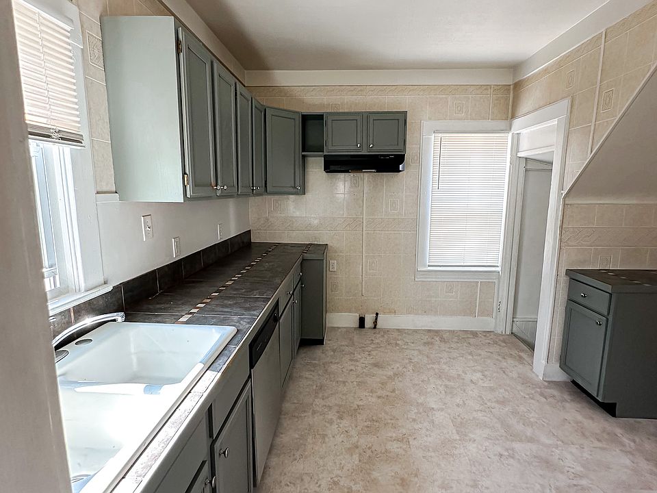 1st image of 3351 W 97th St