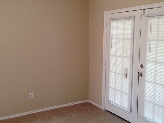 33218 Dining Area_08092014