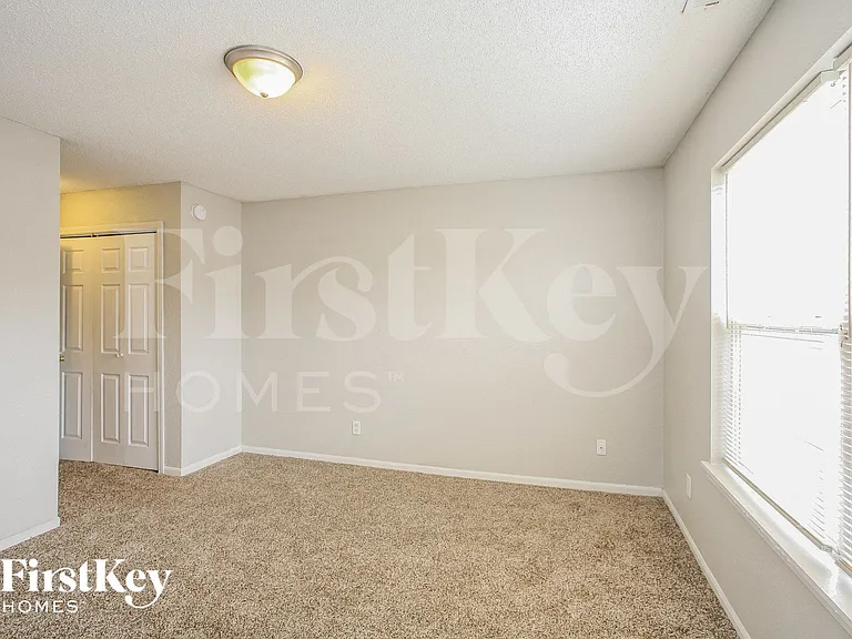 6230 Long River Ln — Photo 12