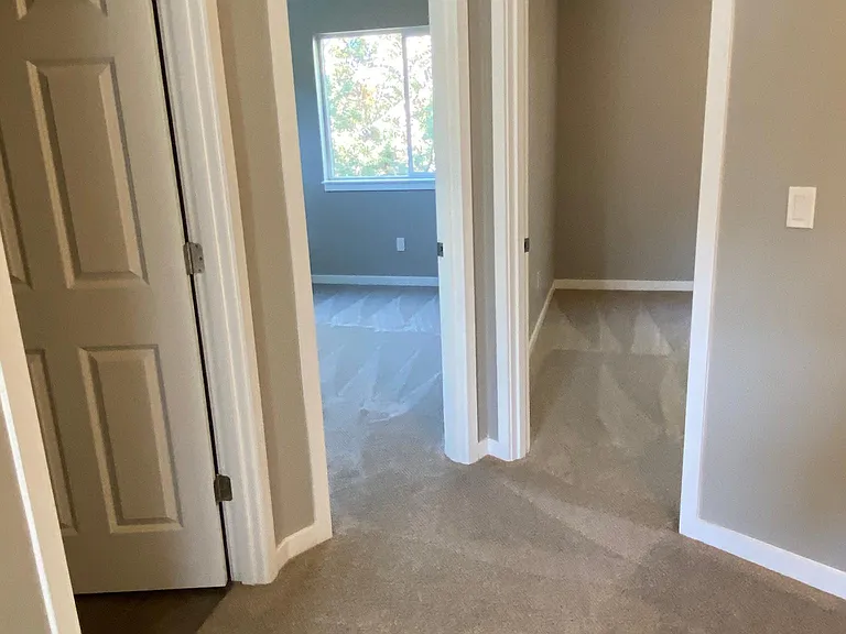 1196 NE Ross Rd #1 — Photo 4