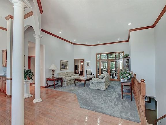 5th image of 7438 Killarney Dr