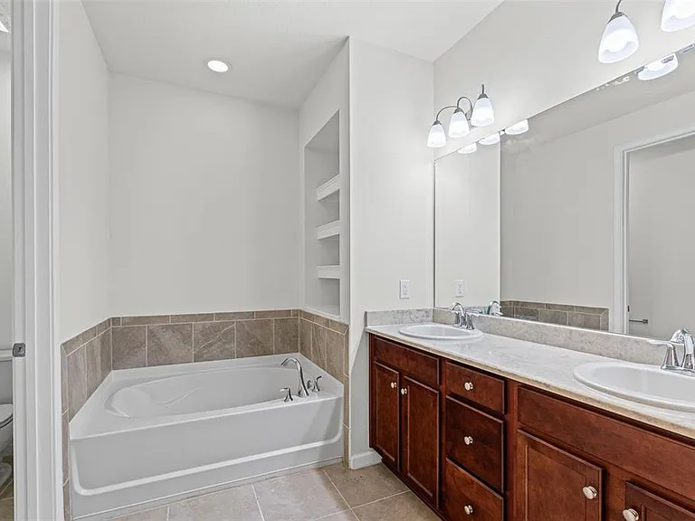 5248 Blossom Cv — Photo 19