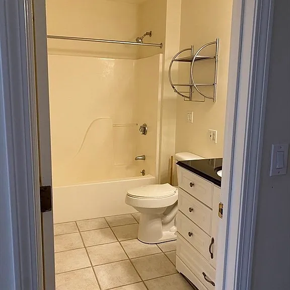 1004 Bennington St #1 — Photo 8