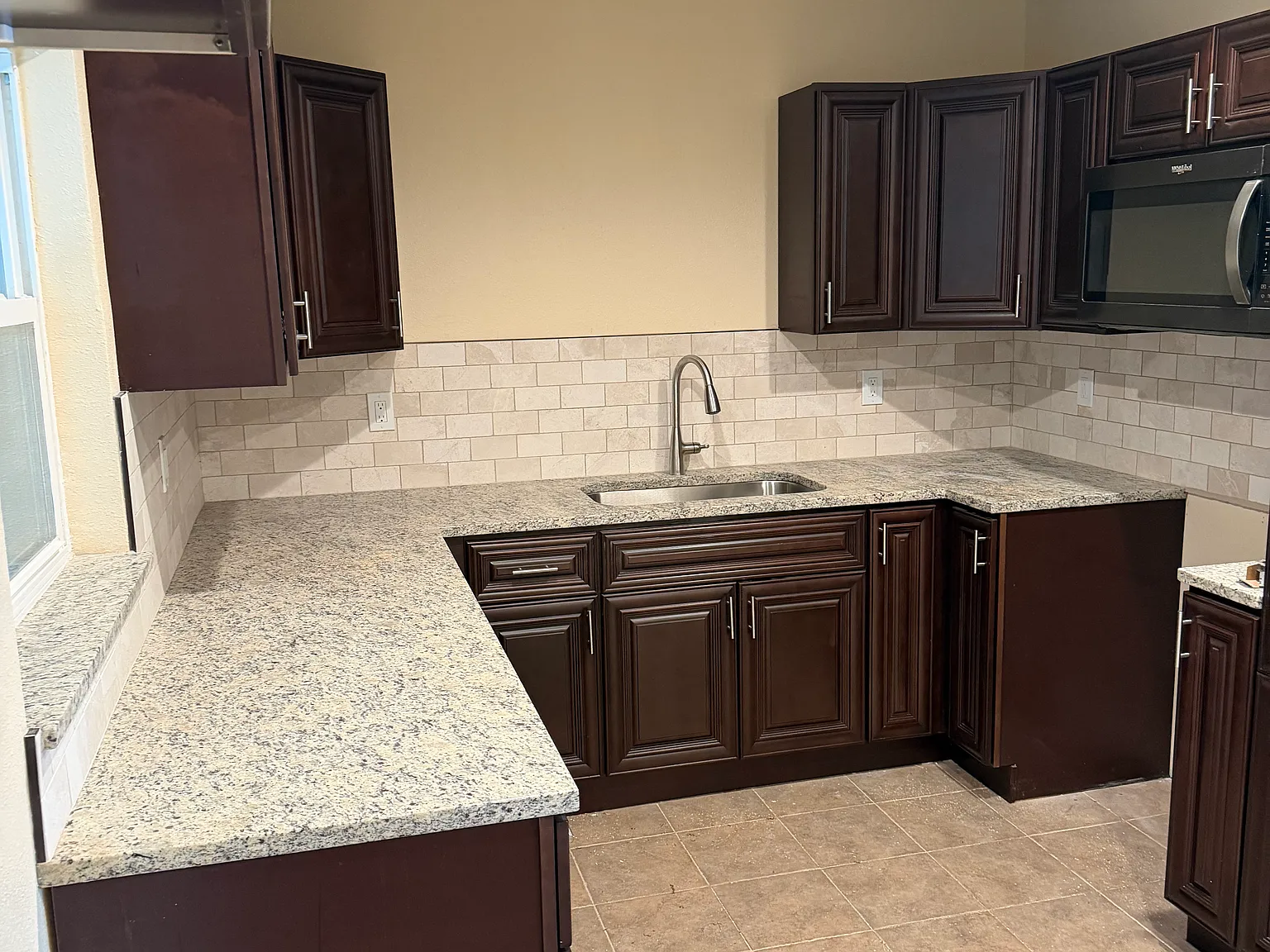 3 bed, 1300 sqft, $1,925 — Photo 3