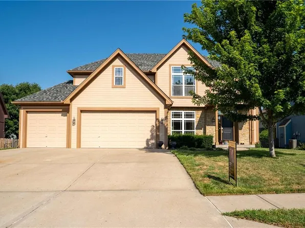 10760 N Laurel Ave, Kansas City, MO 64157