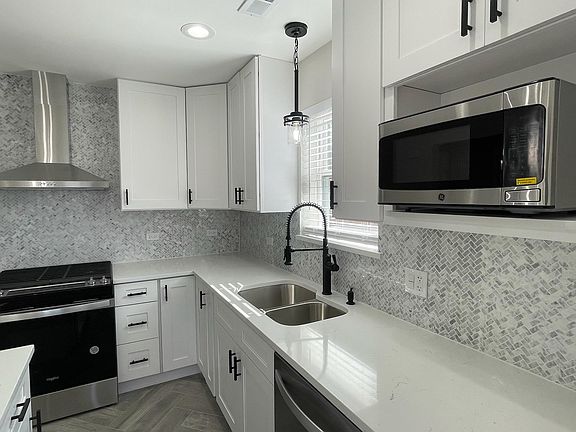 2nd image of 1944 Euclid Ave APT 1