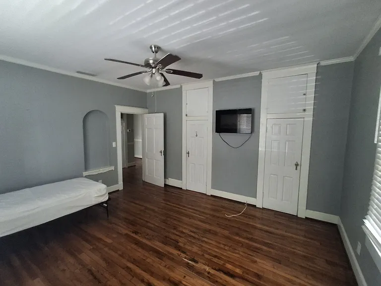 79 S Lafayette St — Photo 17