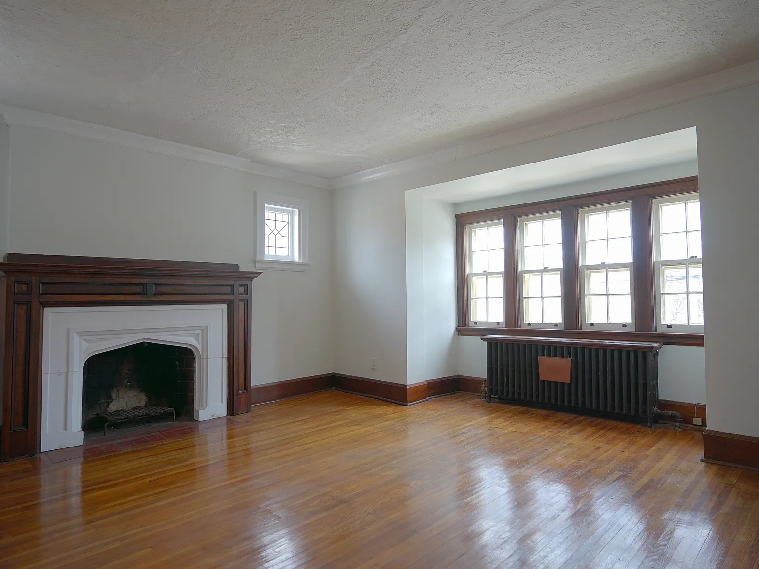 2FL - 1082 Avenue Road — Photo 4