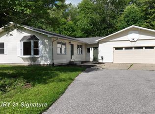 10293 Carr Rd, Saint Charles, MI 48655