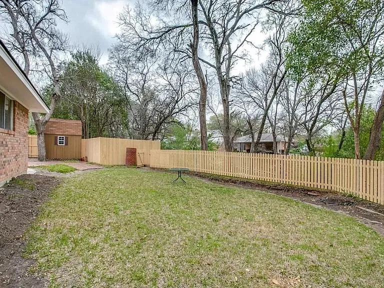 726 Cottonwood Cir — Photo 36