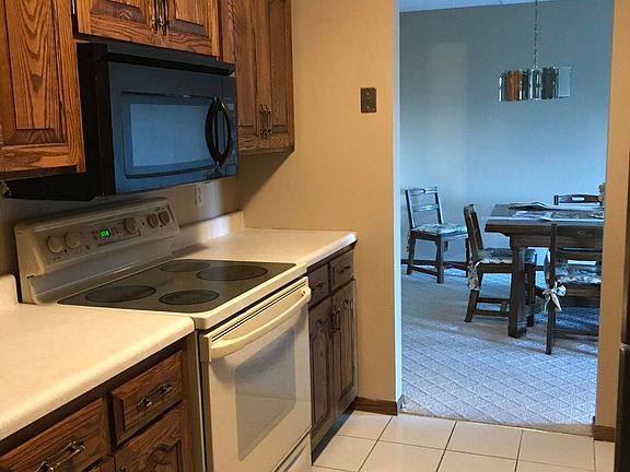 3rd image of 2200 S 29th St Unit 31N