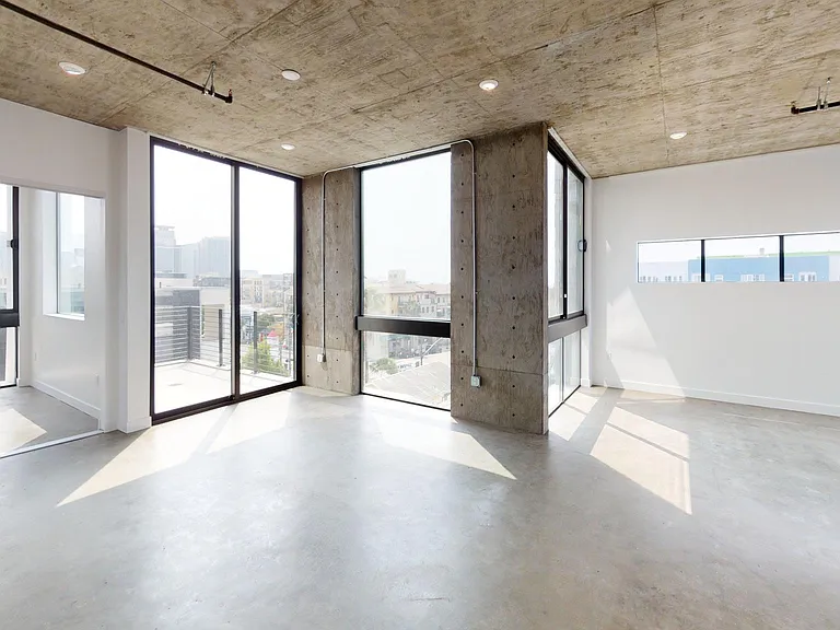 Apt 13 | The Louis | 1 Bedroom