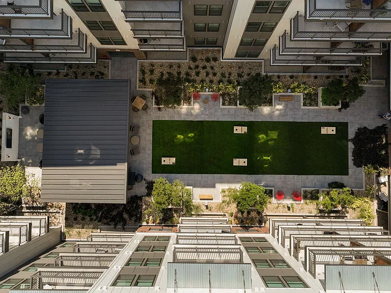Troubadour Apartments — Photo 65