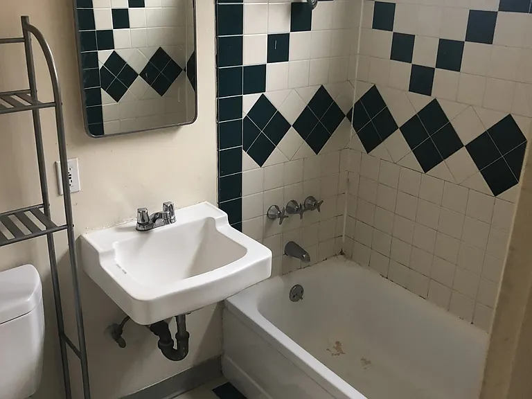 1336 E Hellman St #1A — Photo 5
