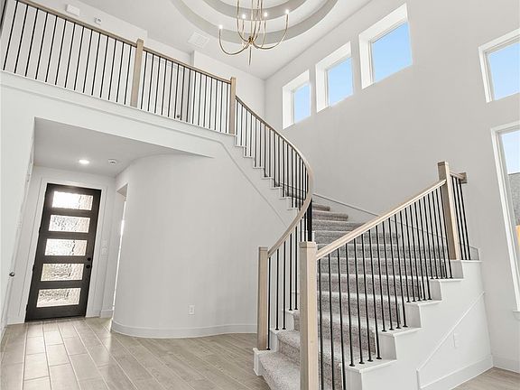 2nd image of 206 Sierra Stream Ln