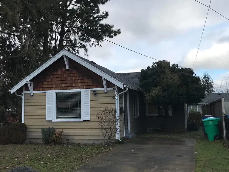 6706 SE 69th Ave — Photo 1