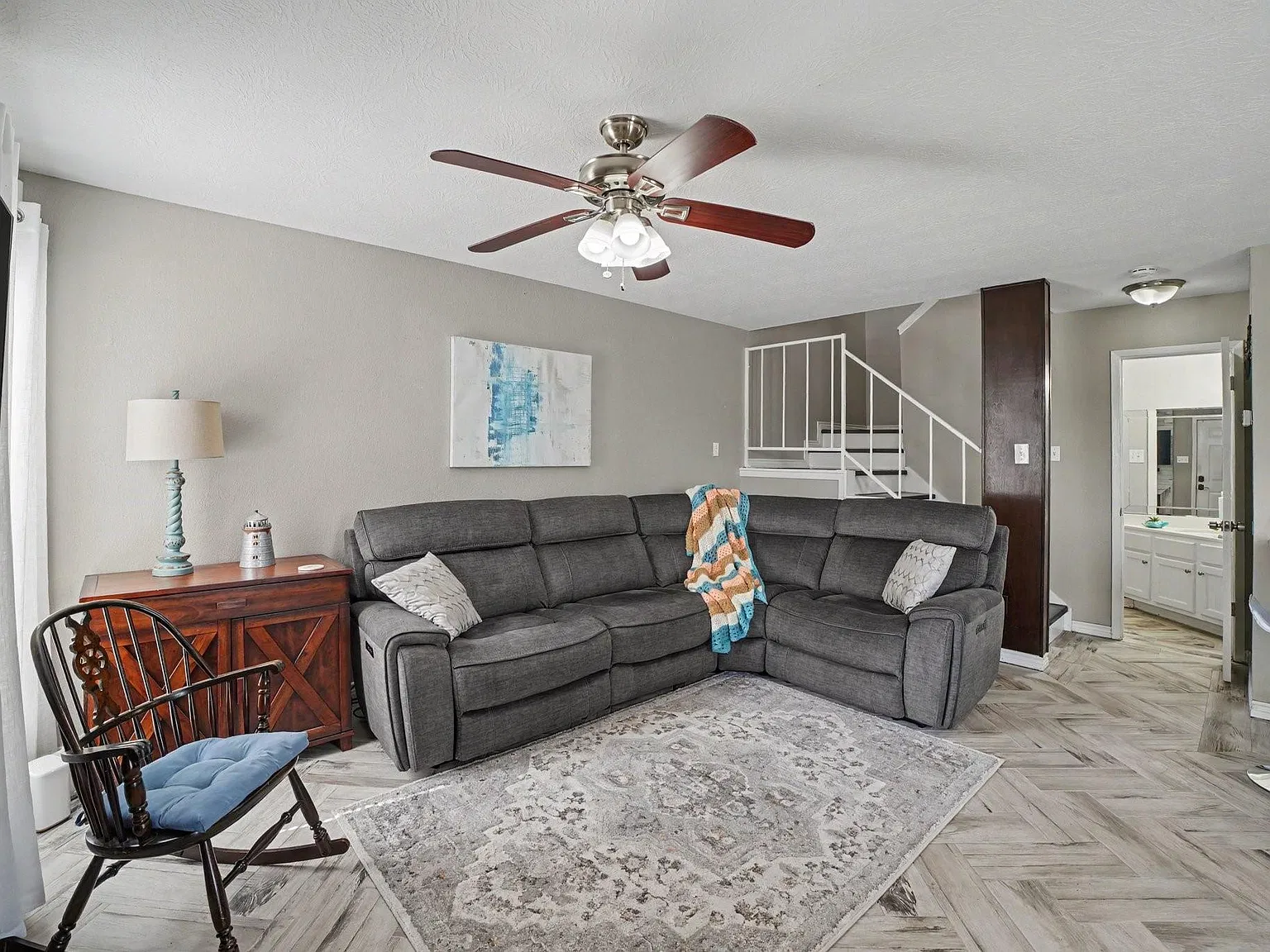 1 bed, 1.5 bath, 932 sqft, $1,400 — Photo 4