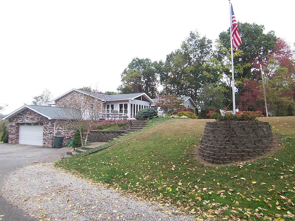 931 Moyer Ave 005
