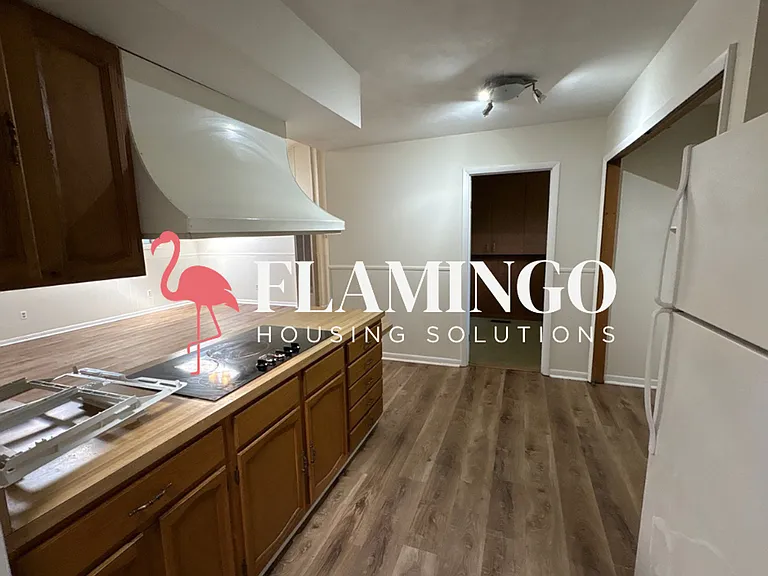 305 E Whittier Ave — Photo 13