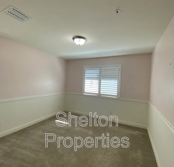 1721 N Marketside Ave — Photo 12
