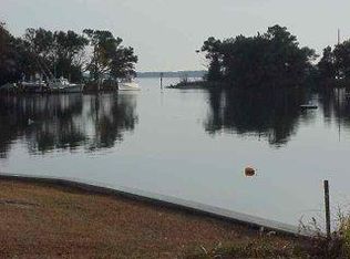 1 Riverside Ave, Morehead City, NC 28557