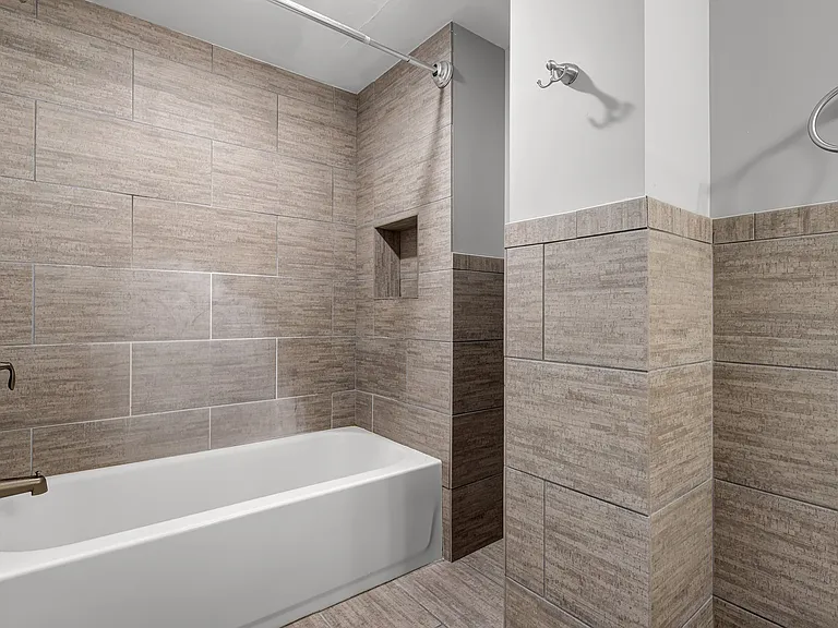 2111 Menard St #2N — Photo 12