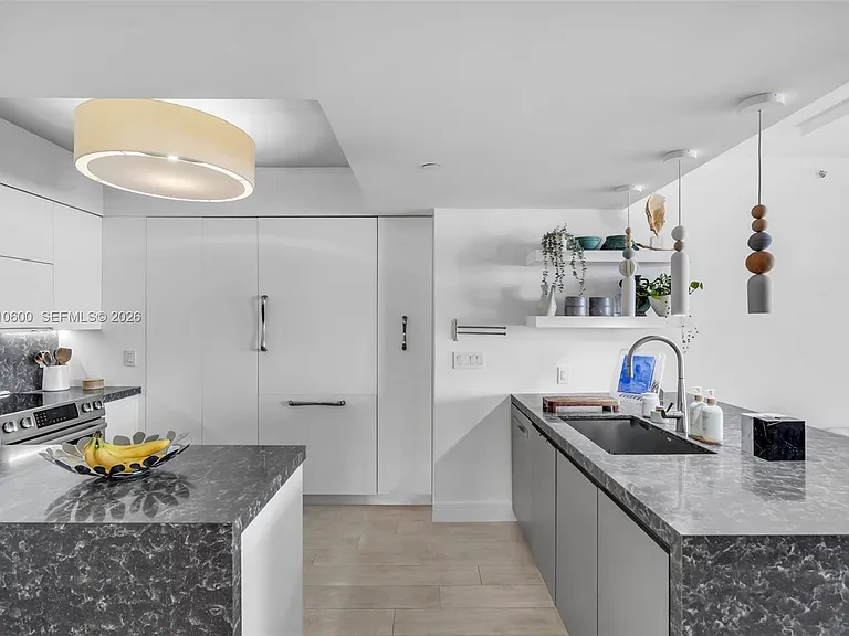 10 Venetian Way #1803 — Photo 7