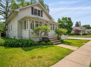 701 Edison St, Geneva, IL 60134