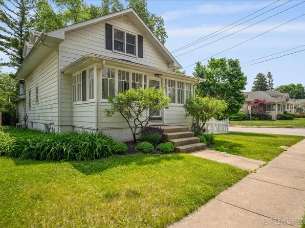 701 Edison St, Geneva, IL 60134