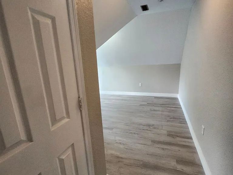 203 W Morrison St — Photo 4